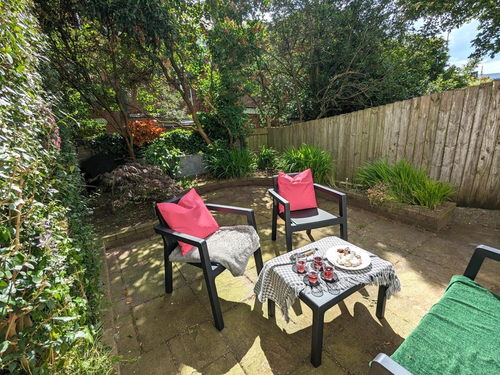 Heart Of Belfast With Private Garden Villa Екстериор снимка